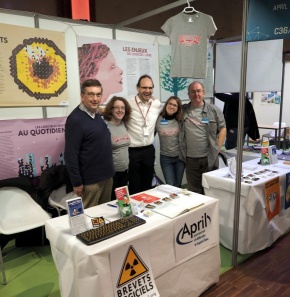 Image d'un stand de l'April